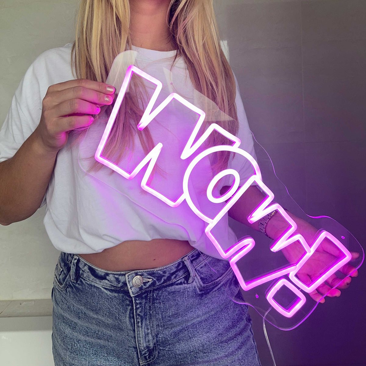 Neonskilt Wow!